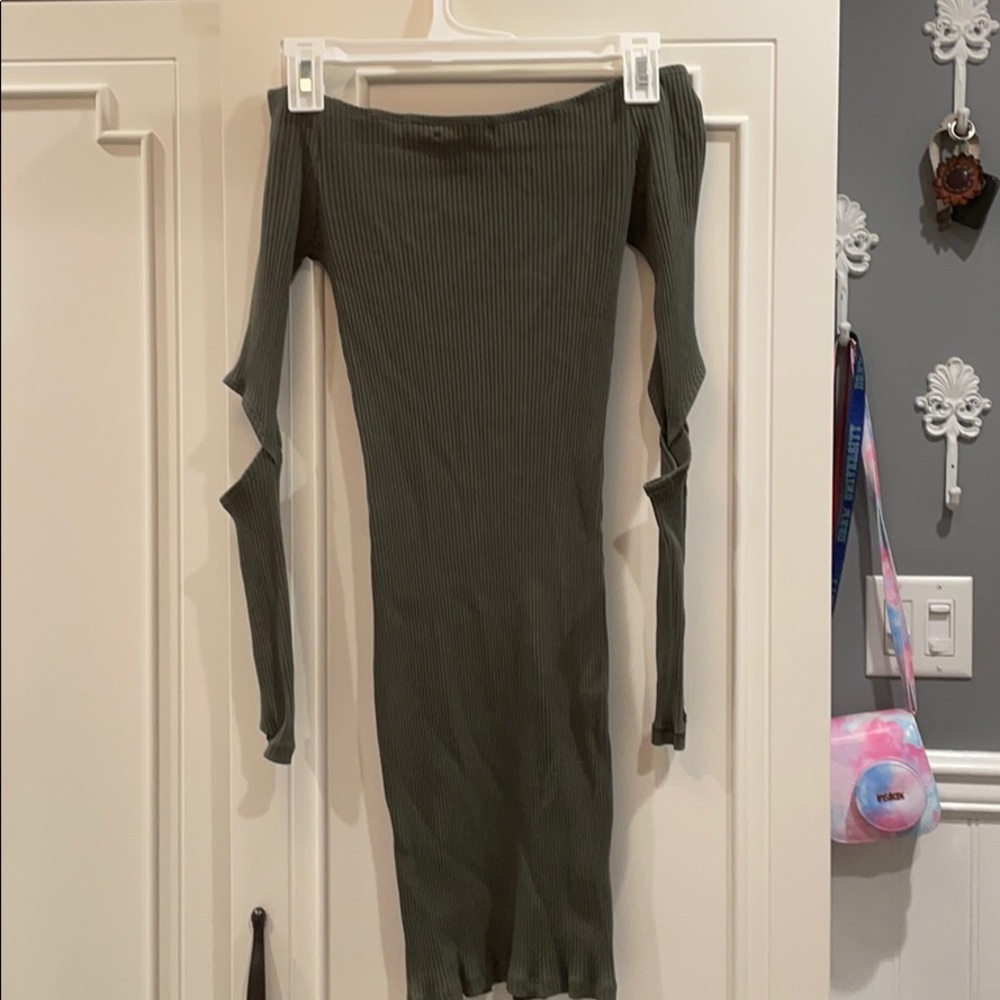 Dress - Picture 2 of 5